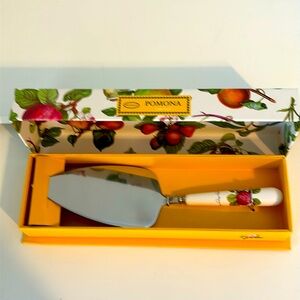 NWT Pomona cake slicer. Brand new in box.